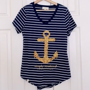 Simply Southern V Neck Anchor Top. Size Medium.